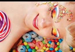 從芭比粉唇到藍(lán)紫色眼影，多巴胺流行的背后是什么？